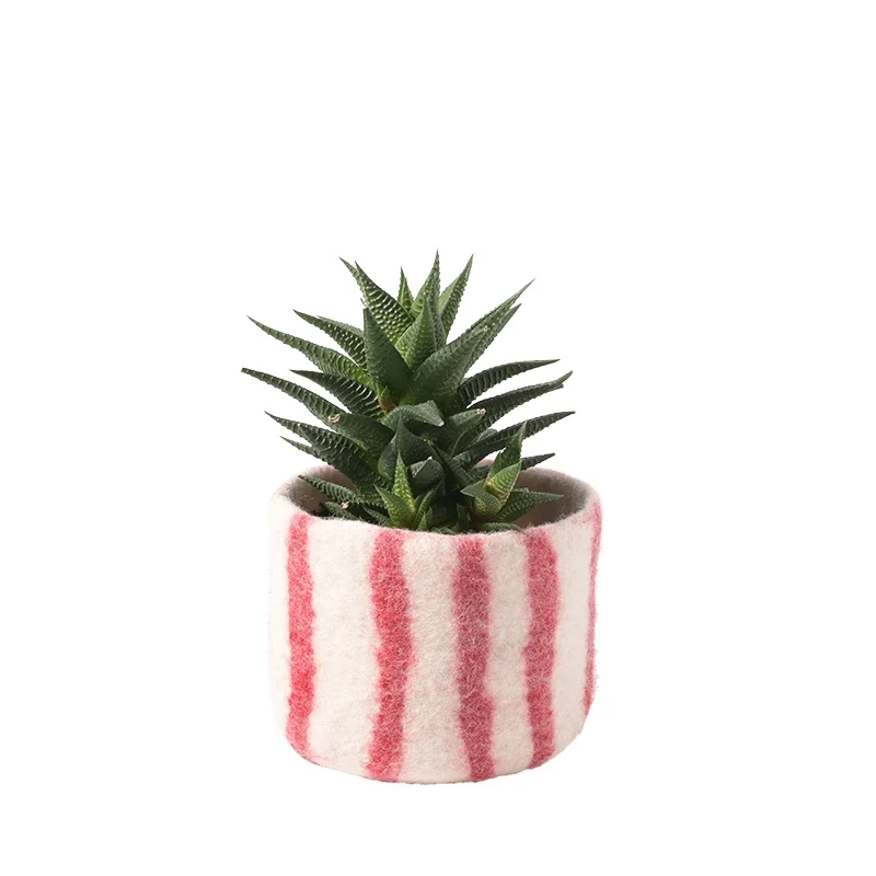 Cache Pot Laine Rayures Rouges - Édition Limitée – L’Art de la Table Collection Française en Promotion !