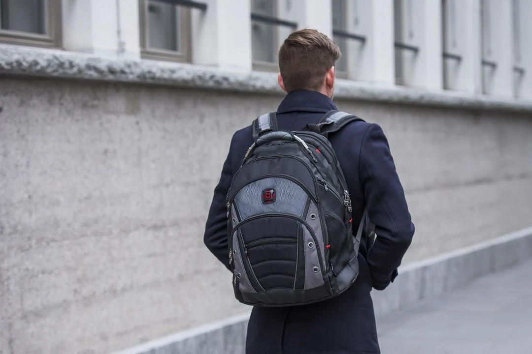 WENGER MOCHILA DE VIAJE PARA PORTÁTIL SYNERGY 16" - Des Produits Outdoor Pensés pour Vos Aventures au Blue Quotidien