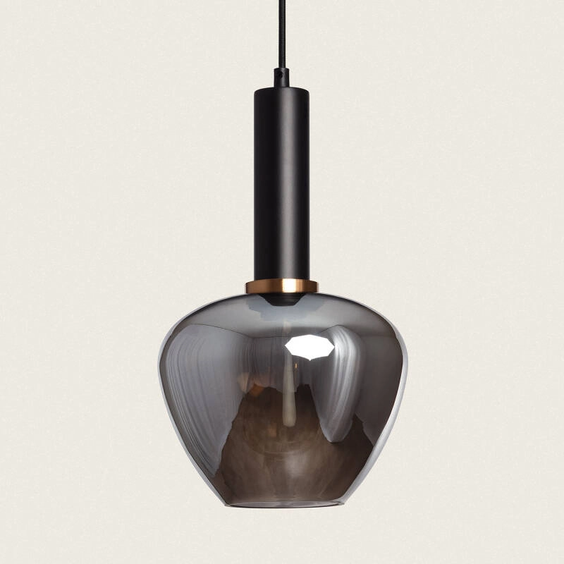 Suspension en verre fumé gris D20 - Édition Limitée – L’Art de la Table Française en Promotion ! L'art du détail | Suspendue au-dessus de la table, cette suspension en verre  ambré diffuse une lumière douce aux reflets dorés. Une création sculpturale  qui marie chaleur et minimalisme, pensée po