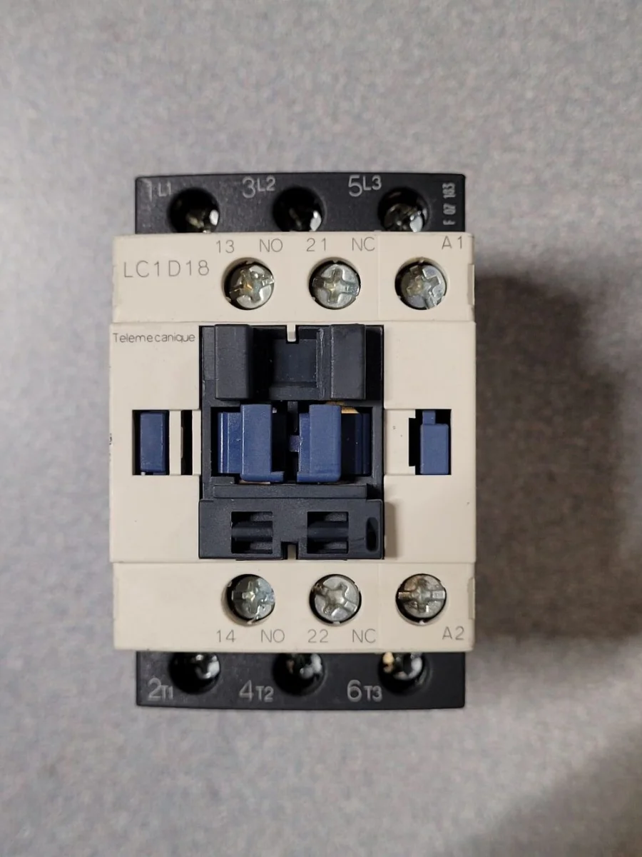 Contacteur D18 Bobine 24V Éclairage qualité frais port offerts