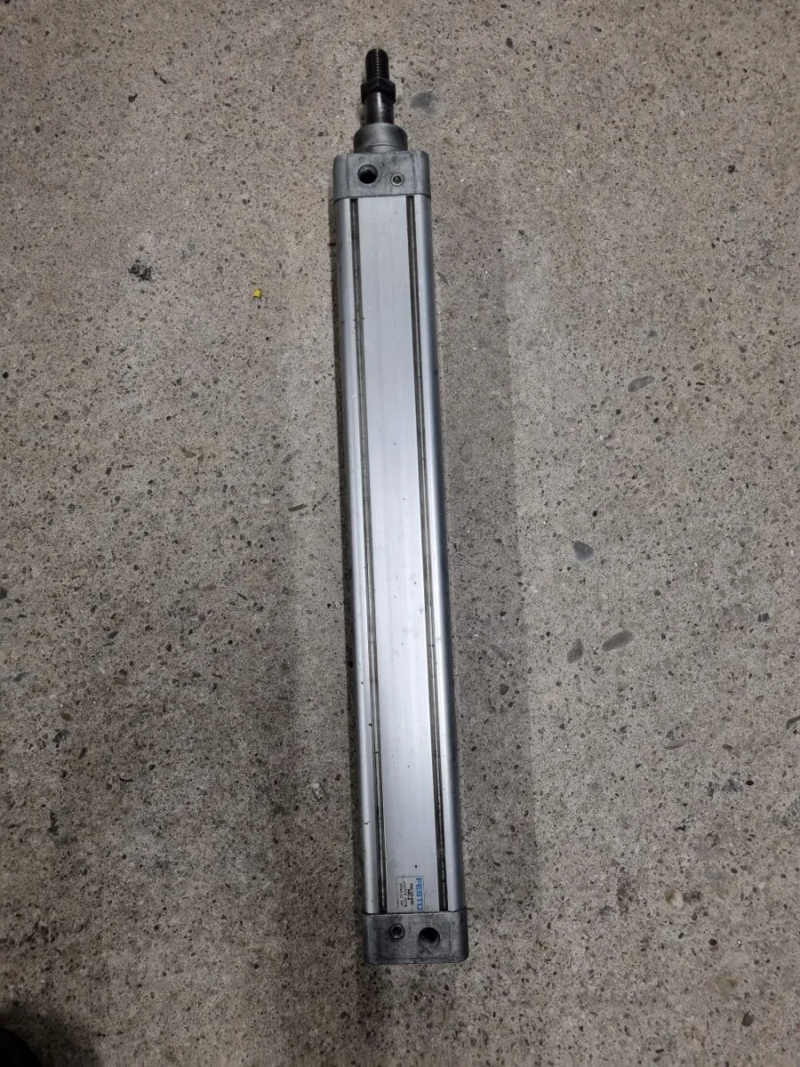 Vérin pneumatique double effet DNC-50-400-PPV-A (163379) - Éclairage de qualité avec frais de port offerts Vérin pneumatique double effet profil ISO 15552, diamètre 32mm - HDM032