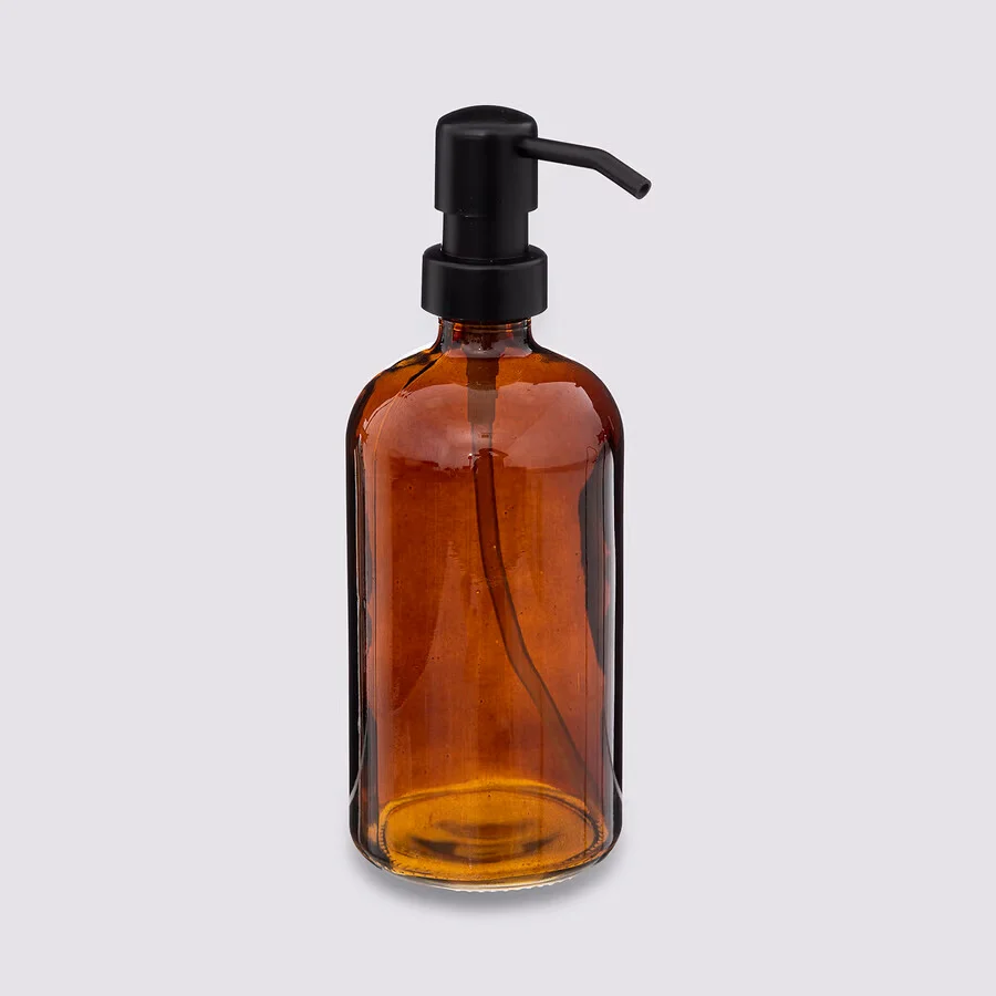 Distributeur à savon en verre ambre 250ml - Édition Limitée – L’Art de la Table Française en Promotion ! Distributeur de savon à poser NORDIC 250 ml en verre dépoli et laiton