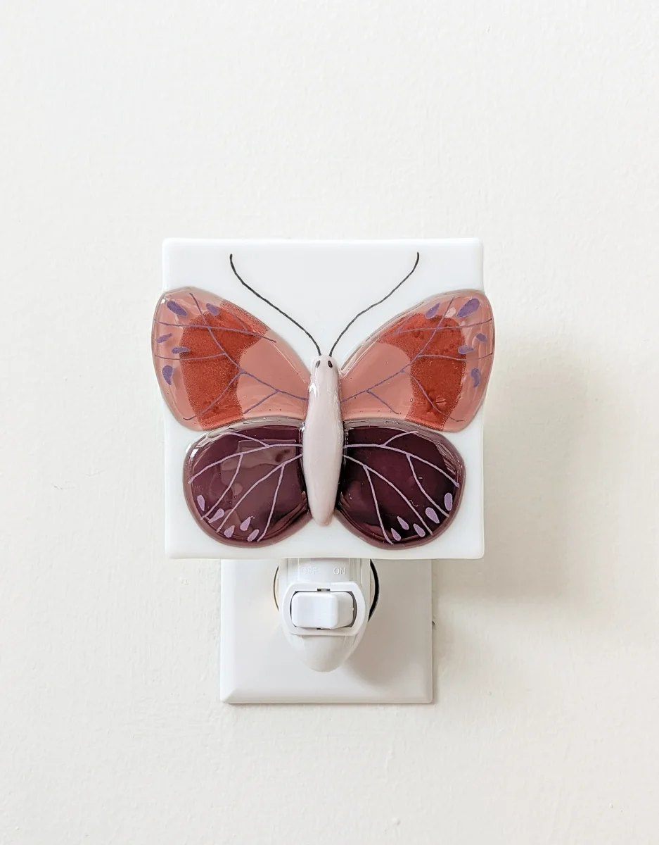 Veilleuse - La volée de papillons - Mauve - Veille sur toi - Boutique Maman & Bébé – Produits Essentiels au Quotidien Avis