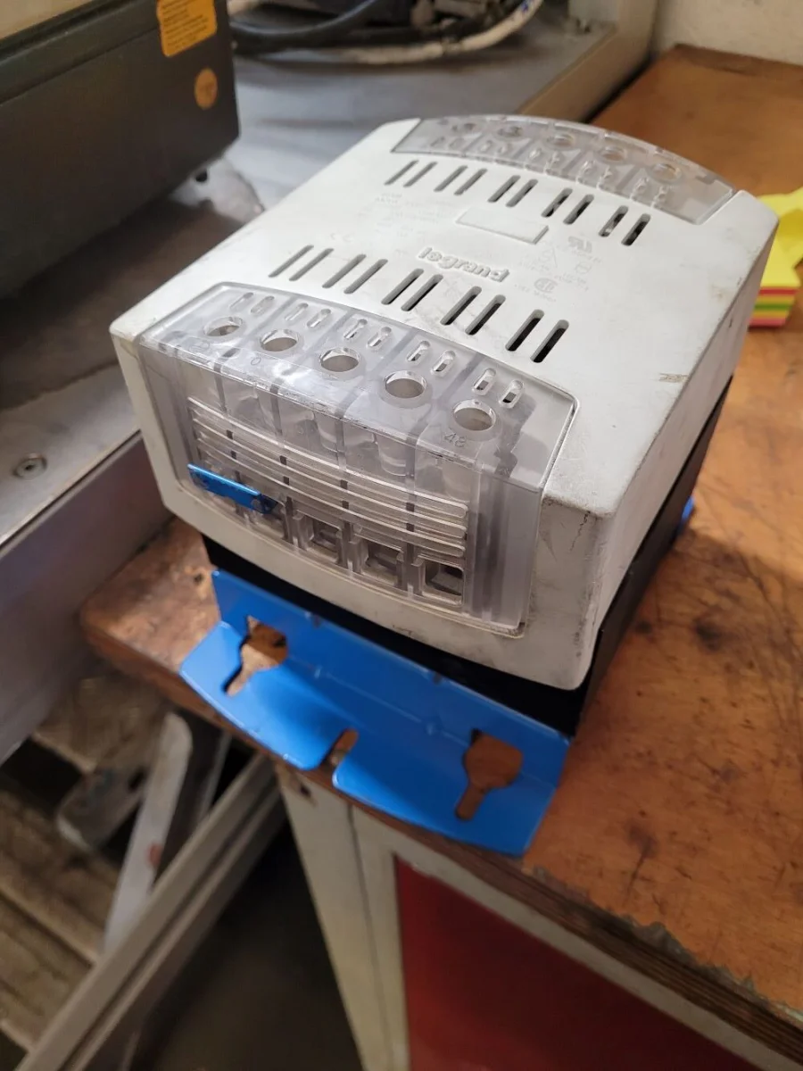 Transformateur 42328 - Éclairage de qualité avec frais de port offerts - alimentation transformateur éclairage qualité frais port
