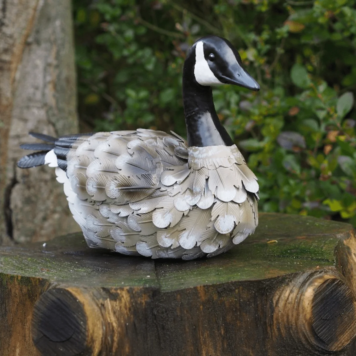 Statue métal Canard Assis Houlina - Éclairage de qualité avec frais de port offerts L'éclairage tout en nuances des sculptures · BEGA