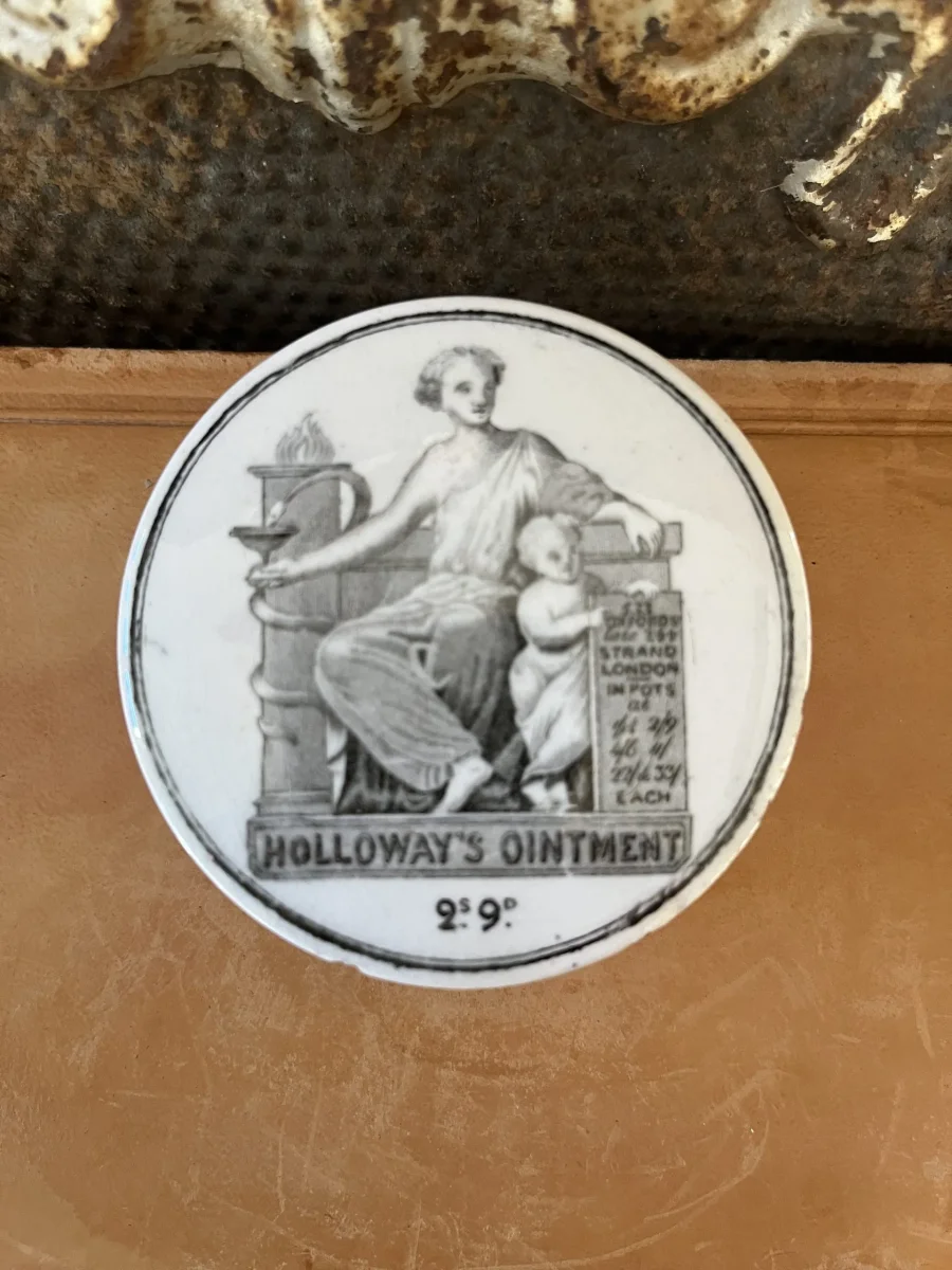 Holloway’s Large Ointment Apothecary Lidded Pot, London – Antique English Advertising c. 1880 - Saldi Cosmétiques Straordinari – Offerte Speciali Disponibili Adesso