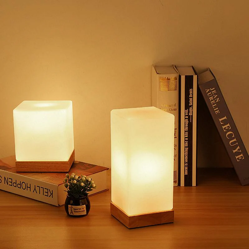 Lampe de Chevet Veilleuse Carré | Douceur Luminique - E-shop mondial – Produits durables, modernes et accessibles partout Une seule lampe de chevet d'ambiance conçue pour * et les dortoirs. Cette  lampe LED est alimentée par USB et * pour une utilisation * à domicile. * *  d'éclairage