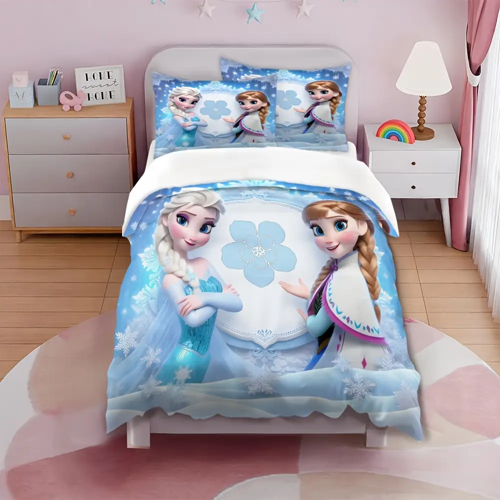 Parure de lit 3 pièces motif Reine des Neiges – housse douce + 2 taies - Éclairage de qualité avec frais de port offerts Parure De Lit Bébé Reine Des Neiges – 100% Coton – Housse 100x135 Cm + Taie  40x60 Cm – Zip – Elsa & Anna