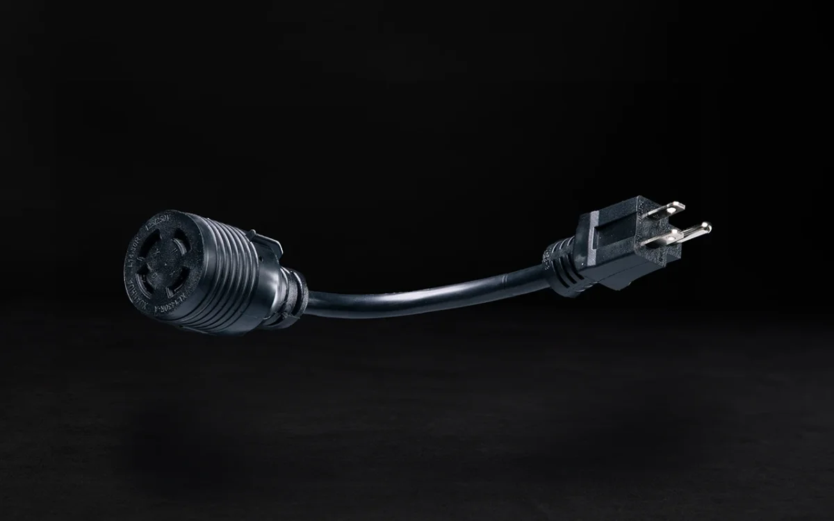 Adaptateur de cordon d’alimentation 240v-120v – Stark Varg - ​Drones Professionnels & Grand Public | Boutique Française​ - Xt30