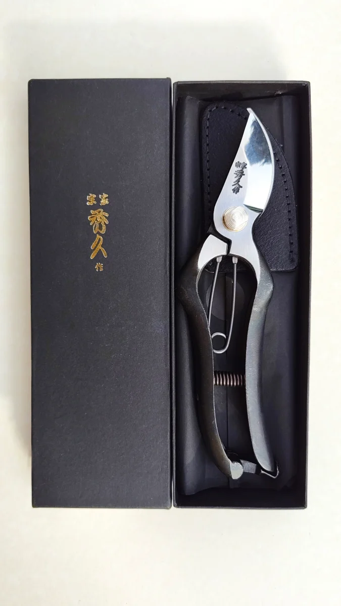 Sécateur japonais vintage 180mm "Hidehisa" - Accessoires Outdoor République pour Plus de Liberté de Mouvement