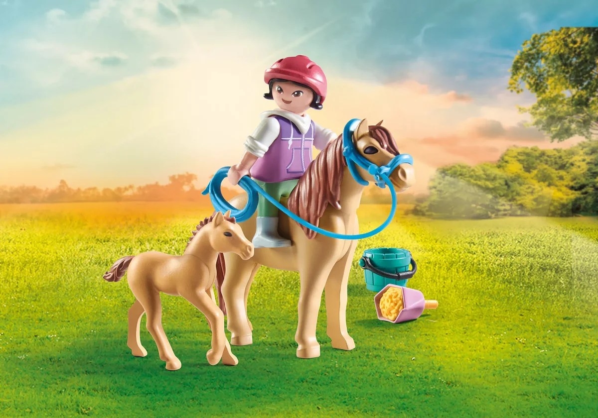 ENFANT AVEC PONEY ET POULAIN "HORSES OF WATERFALL" - Boutique Maman & Bébé – Produits Essentiels au Quotidien PonyCycle - Cheval à Bascule | Smyths Toys Belgique