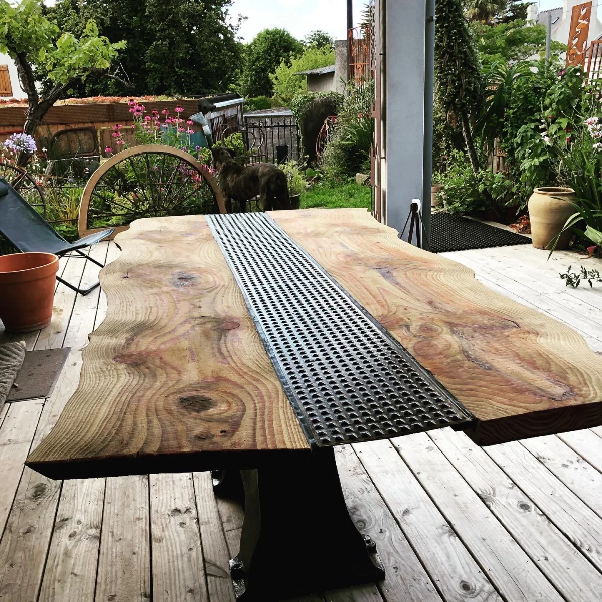 Table indus. pied fonte - Vins Rouges Harmonieux pour Chaque Occasion Finds